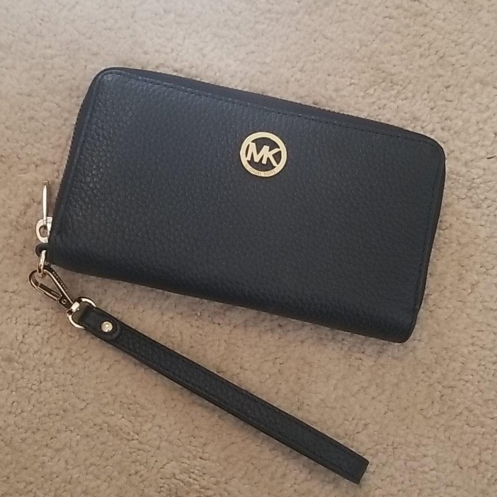 Michael Kors Wristlet